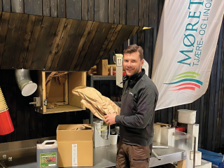 Erlend HENDEN_MORETYRI_MØRE-TYRI
